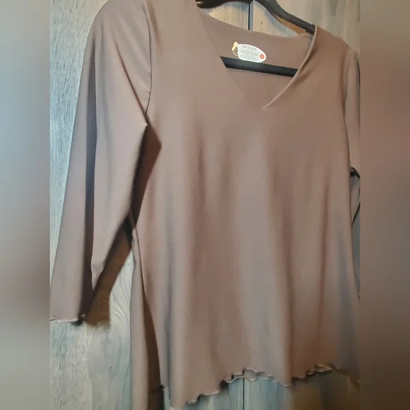 SPANX Top V-neck lettuce edge Ruffle size Small - Picture 2 of 4